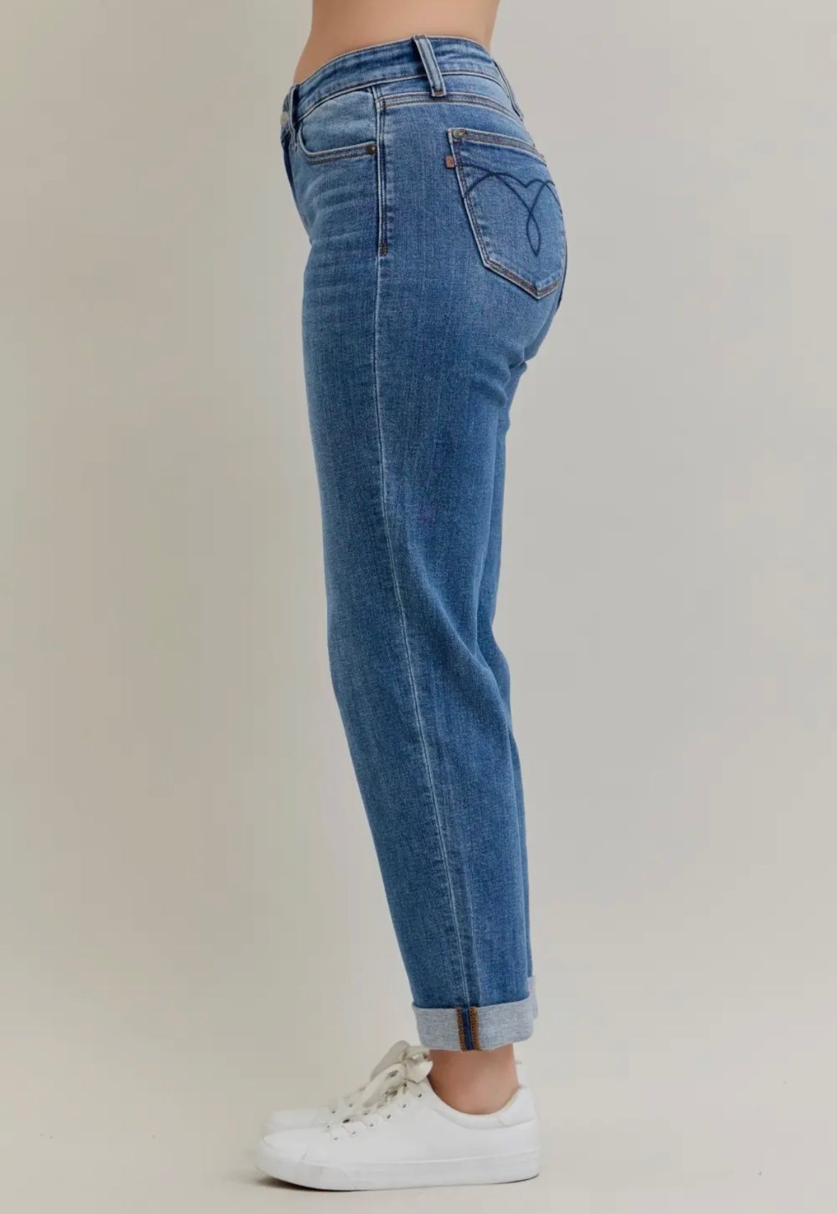 Boyfriend Fit Mid Rise Judy Blue Jeans
