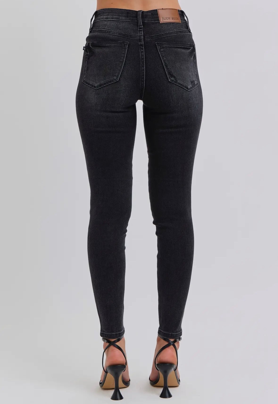 Skinny Fit Mid Rise Judy Blue Jeans